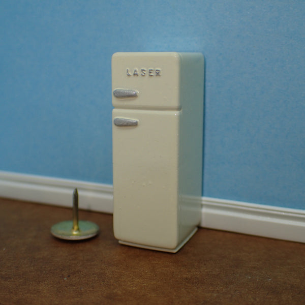Retro style fridge, 1/48th scale
