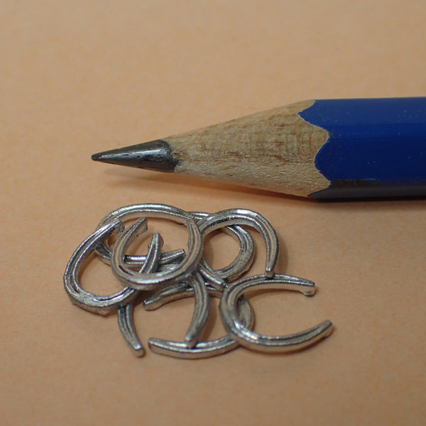 Eight horseshoes, 1/24 scale