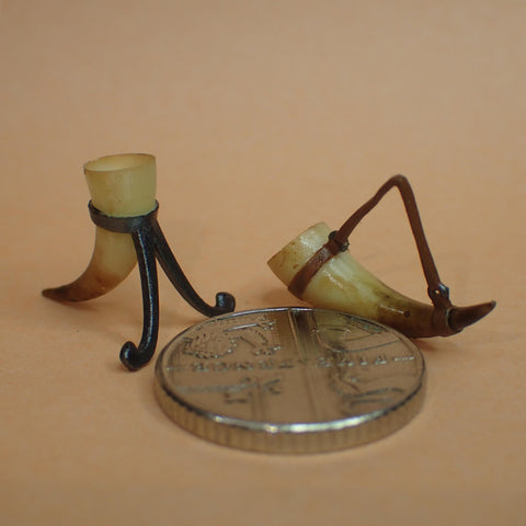 Drinking horn, 1/24 scale