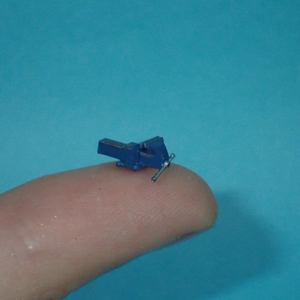 Bench vice, 1/48 scale
