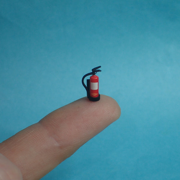 Fire extinguisher, 1/48 scale