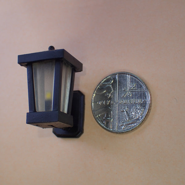 Wall mounted outdoor lantern, 1/24th scale