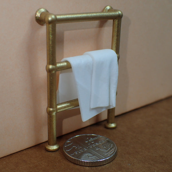 Traditional style towel rail, 1/24th scale