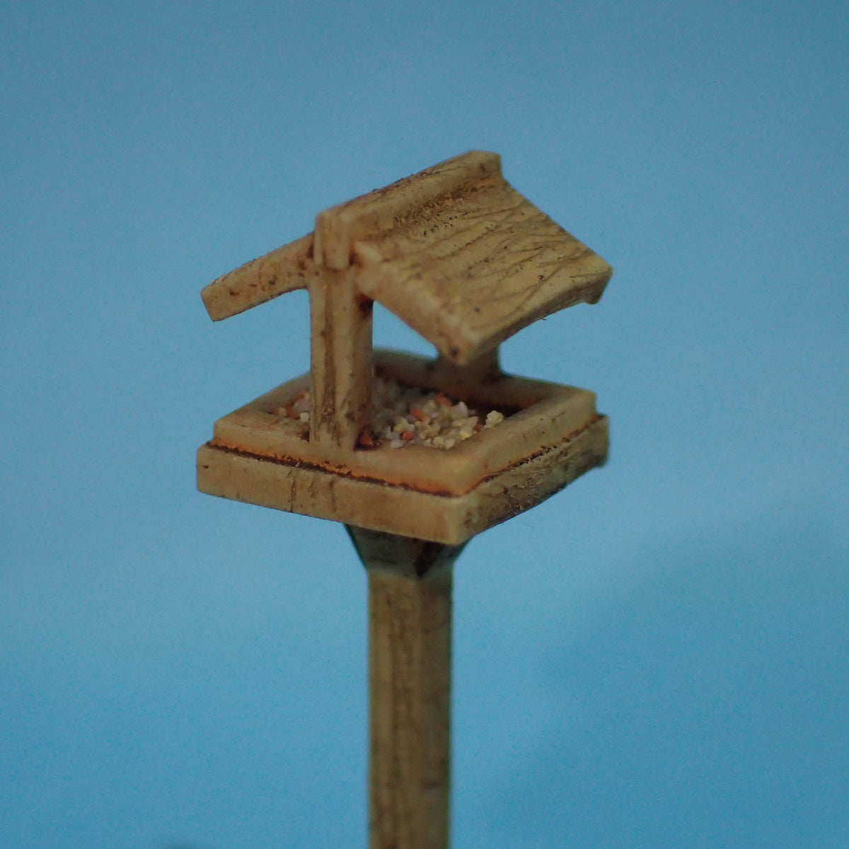 Square bird table, 1/48th scale – Laser Shrink Ray Minis