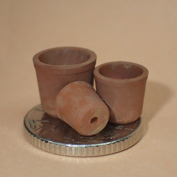 Set of 3 miniature flowerpots, 1/24th scale