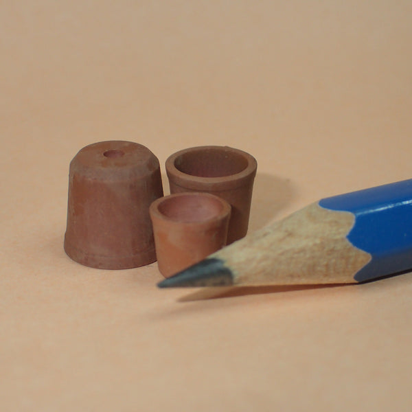 Set of 3 miniature flowerpots, 1/24th scale