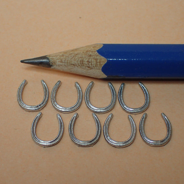 Eight horseshoes, 1/24 scale