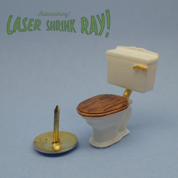 Traditional low cistern toilet, 1/48th scale