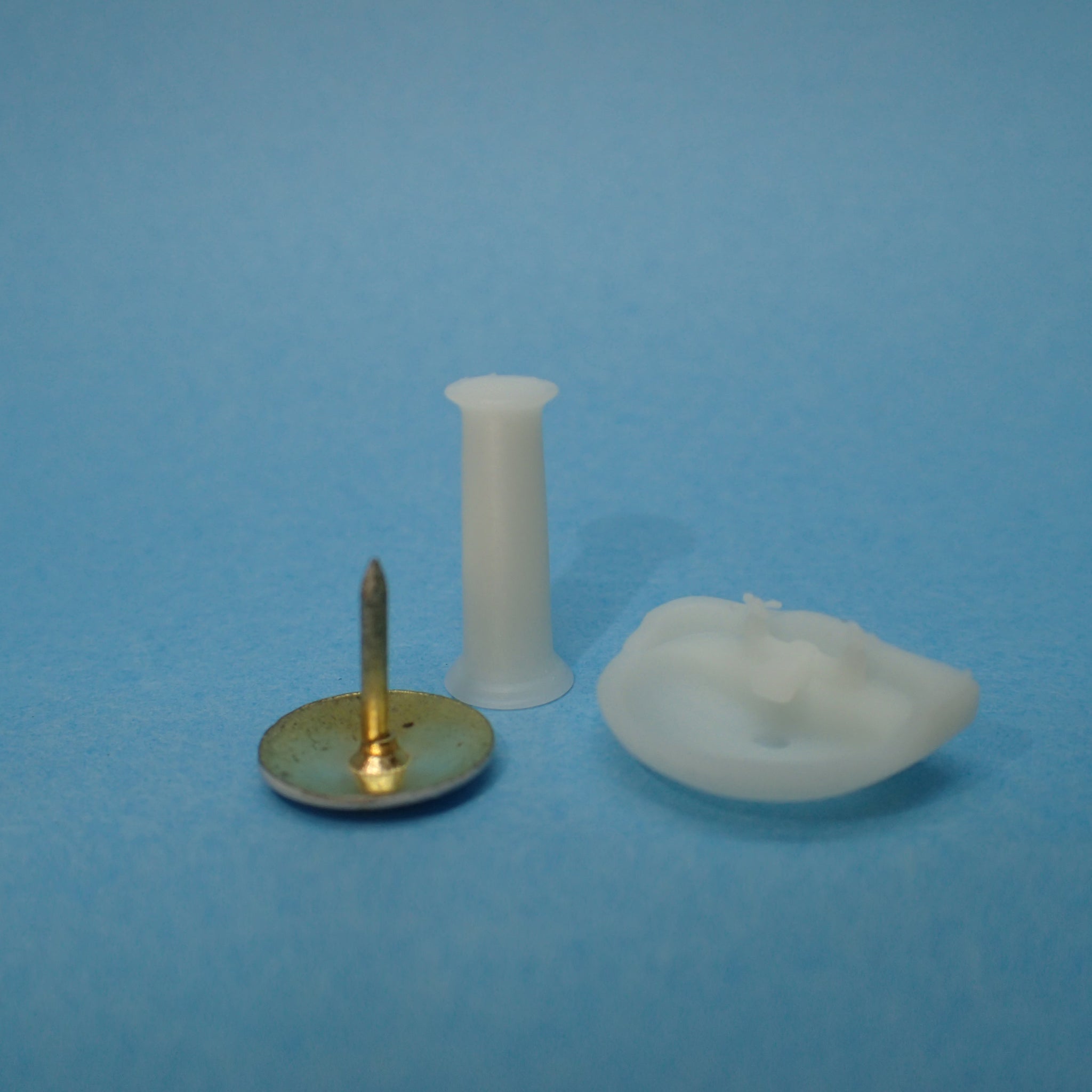 Traditional bathroom sink, 1/48th scale