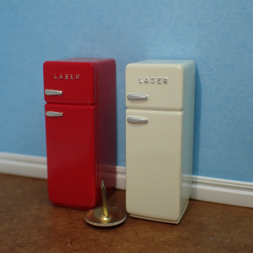 1:12 Scale Dollhouse Miniature – Choose An American-Style Fridge Or Fridge/Freezer For Your Café Scene