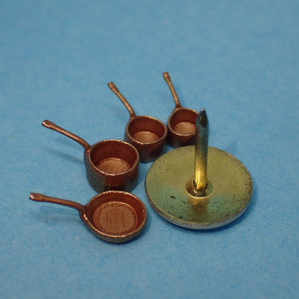 Traditional pans set, 1/48th scale