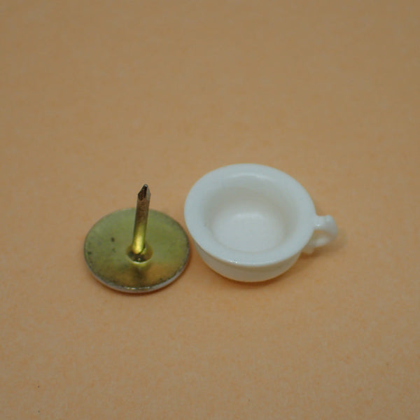 Chamber pot, 1/24th scale